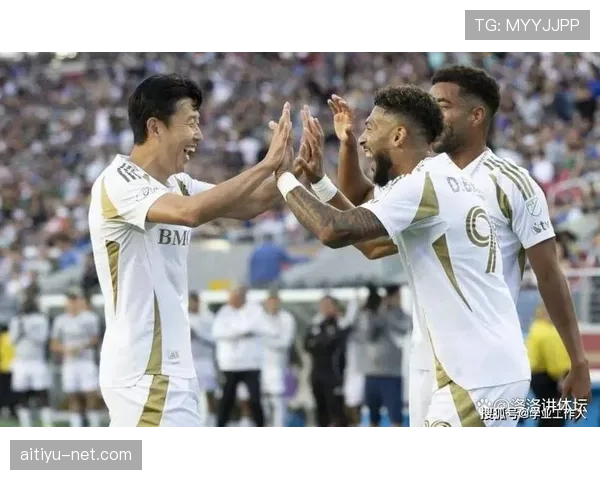 孙兴慜与马内巅峰期边锋对决：速度、冲击力与进攻威胁的深度对比