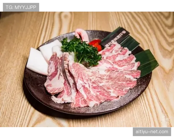 莱德基每天游50公里，吃饭像打卡米其林
